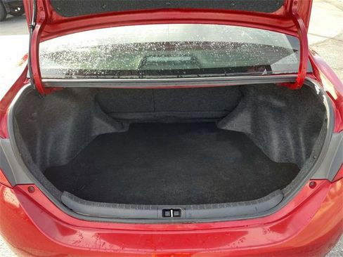 Used 2018 Toyota Corolla LE image 14