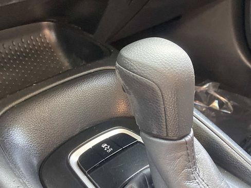 Used 2020 Toyota Corolla LE FWD image 36