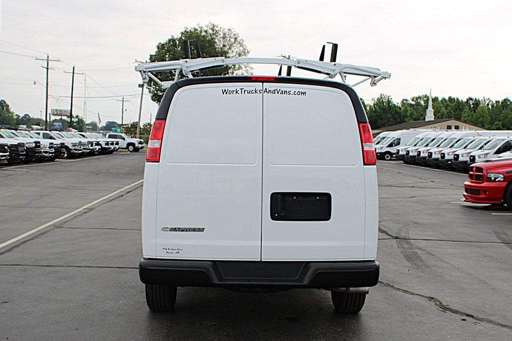 Used 2024 Chevrolet Express 2500 w/ Driver Convenience Package RWD image 17