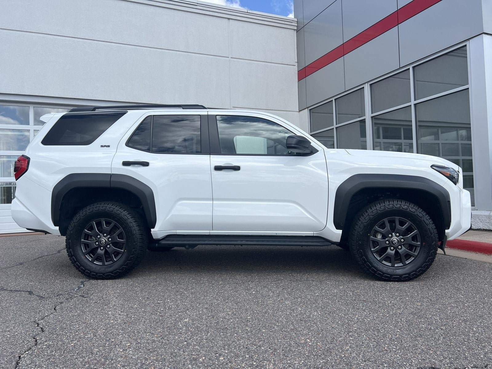 Used 2025 Toyota 4Runner SR5 AWD/4WD image 16