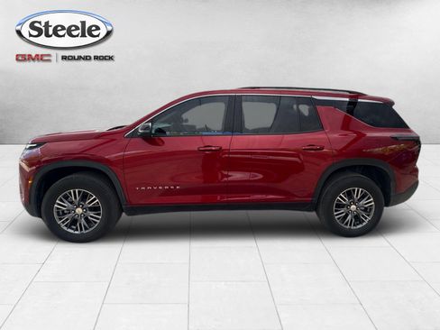 Used 2025 Chevrolet Traverse LT w/ LPO, Floor Liner Package FWD image 2