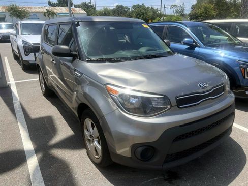 Used 2019 Kia Soul FWD image 3