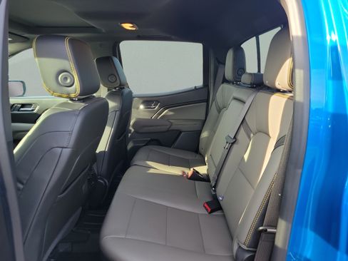 Used 2023 Chevrolet Colorado ZR2 w/ ZR2 Convenience Package III AWD/4WD image 8