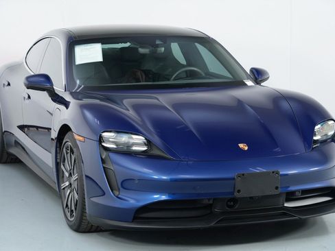 Used 2020 Porsche Taycan 4S w/ Premium Package image 57