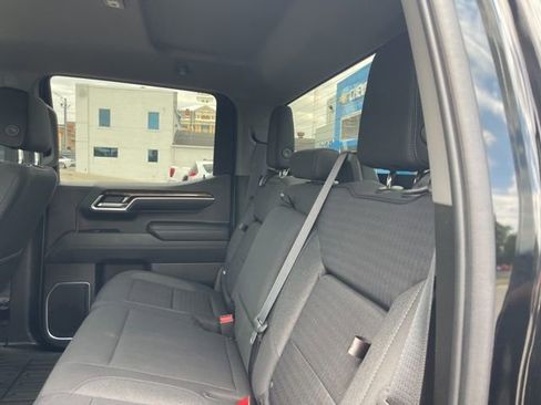 Used 2022 GMC Sierra 1500 Elevation w/ LPO, Elevation Black Package AWD/4WD image 19