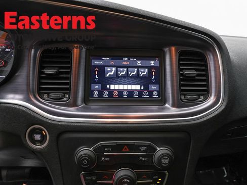 Used 2018 Dodge Charger SXT w/ Blacktop Package RWD image 11