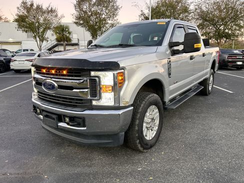 Used 2019 Ford F250 XL w/ STX Appearance Package image 5