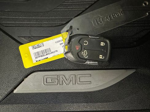 Used 2019 GMC Sierra 1500 AT4 w/ AT4 Premium Package image 28