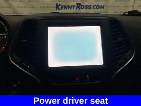 Used 2022 Jeep Cherokee Latitude Lux image 11