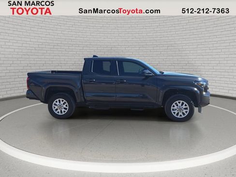 Used 2025 Toyota Tacoma SR5 AWD/4WD image 5