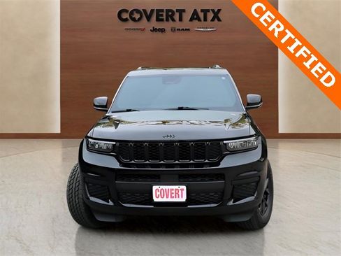 Used 2025 Jeep Grand Cherokee L Altitude image 8