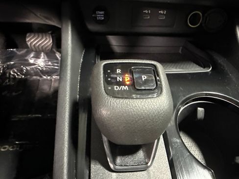 Used 2025 Nissan Rogue SV FWD image 28