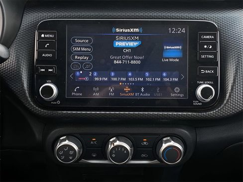 Used 2023 Nissan Kicks SV image 11