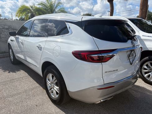 Used 2021 Buick Enclave Essence w/ Trailering Package, 5000 lbs. FWD image 5