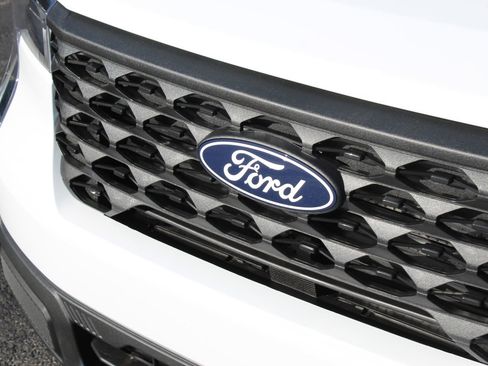 New 2025 Ford Maverick XL w/ Equipment Group 101A image 9