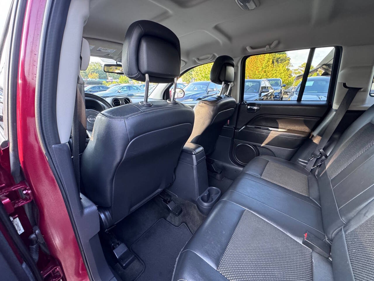 Used 2016 Jeep Compass Latitude AWD/4WD image 10