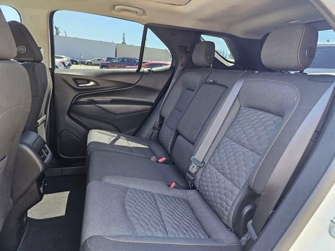 Used 2018 Chevrolet Equinox LT w/ Sun & Infotainment Package FWD image 17
