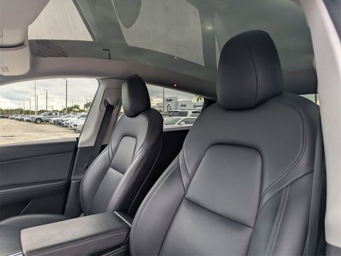 Used 2021 Tesla Model Y Long Range image 22