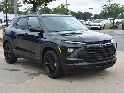 New 2026 Chevrolet TrailBlazer LT w/ Convenience Package FWD image 3