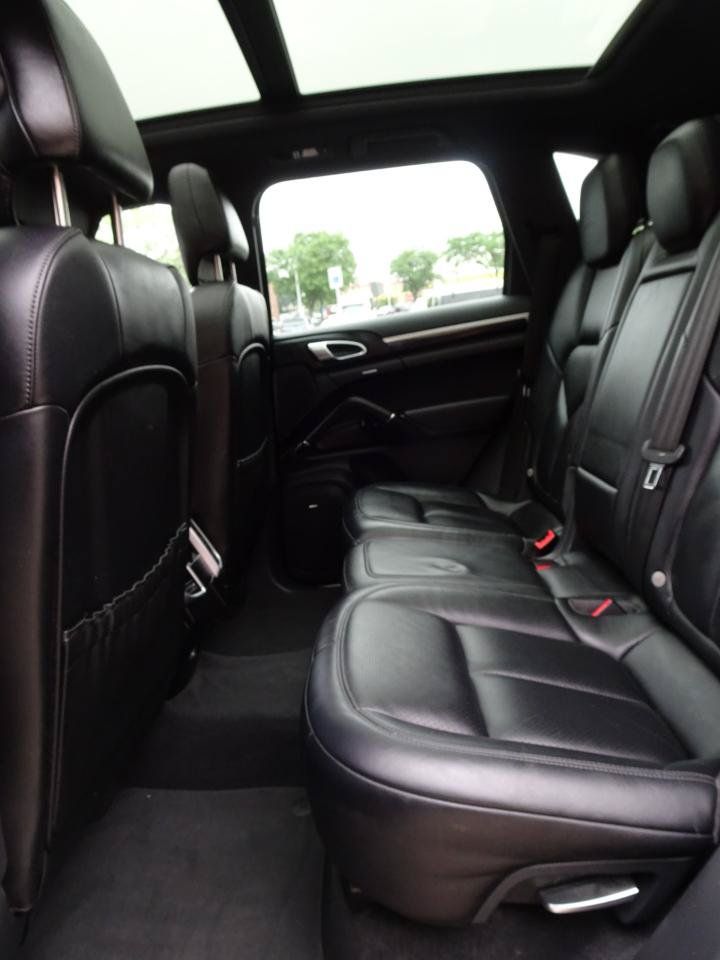 Used 2016 Porsche Cayenne AWD/4WD image 12
