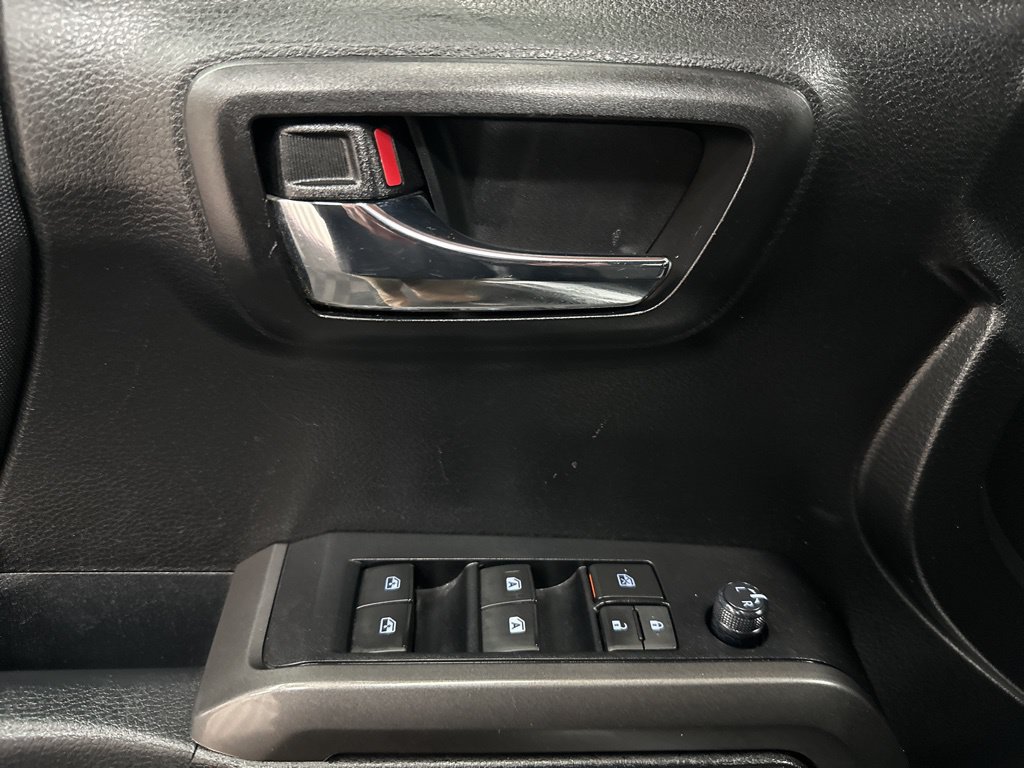Used 2022 Toyota Tacoma TRD Off-Road w/ Technology Package AWD/4WD image 18