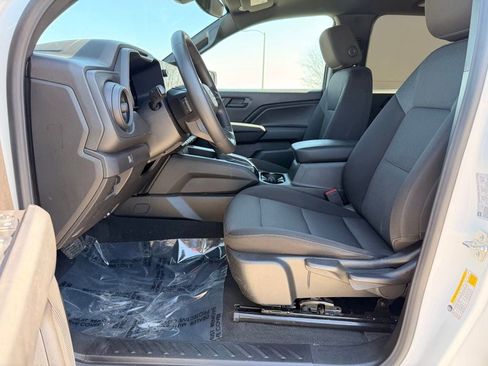 Used 2025 Chevrolet Colorado Trail Boss AWD/4WD image 25