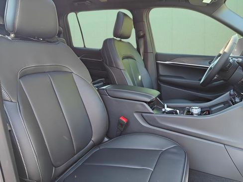 New 2025 Jeep Grand Cherokee L Limited w/ Luxury Tech Group II image 31