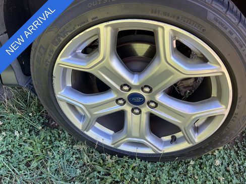 Used 2019 Ford Escape Titanium FWD image 12