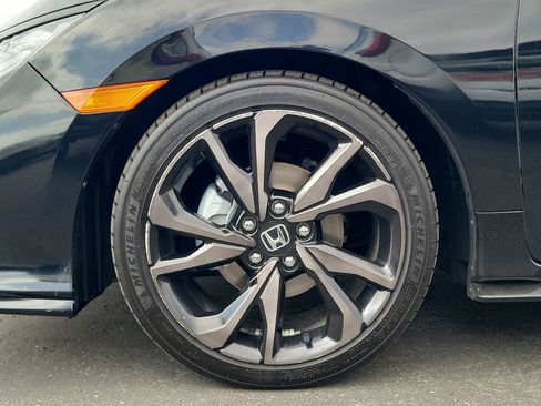 Used 2018 Honda Civic Sport Touring image 32