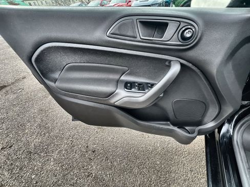 Used 2018 Ford Fiesta SE image 15