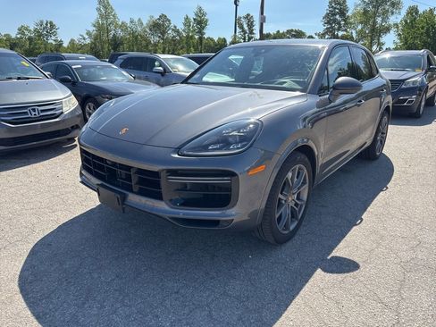 Used 2022 Porsche Cayenne Turbo AWD/4WD image 1