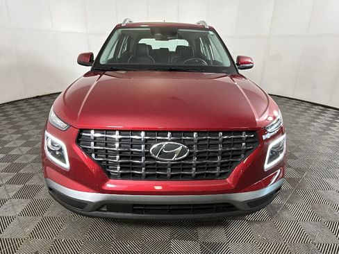 Certified 2023 Hyundai Venue Limited w/ Cargo Package FWD image 8