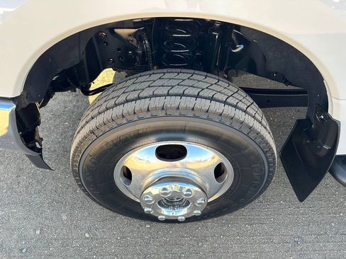 Used 2018 Ford F350 XL w/ Power Equipment Group AWD/4WD image 15