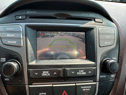 Used 2015 Hyundai Tucson SE image 18