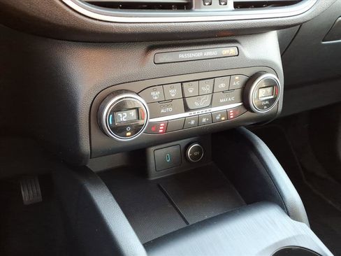 Used 2020 Ford Escape Titanium AWD/4WD image 15