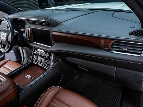 Used 2024 GMC Yukon Denali Ultimate image 18