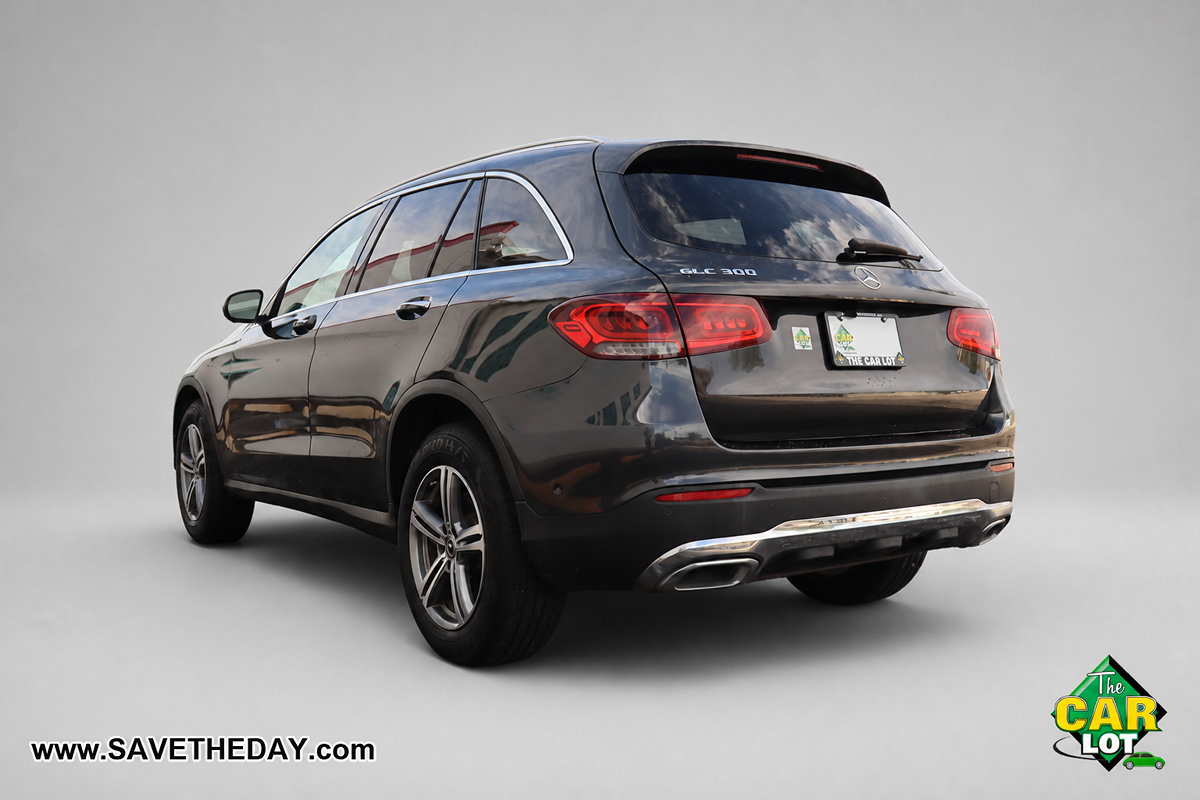 Used 2021 Mercedes-Benz GLC 300 w/ Premium Package image 6
