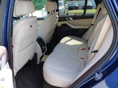 Used 2019 BMW X5 xDrive50i w/ M Sport Package AWD/4WD image 18