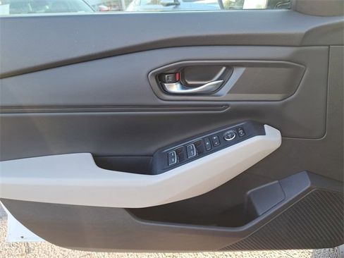 Certified 2023 Honda Accord EX image 22