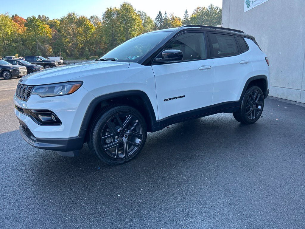 Used 2026 Jeep Compass Limited AWD/4WD image 2