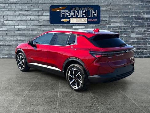 New 2026 Chevrolet Equinox EV LT image 3