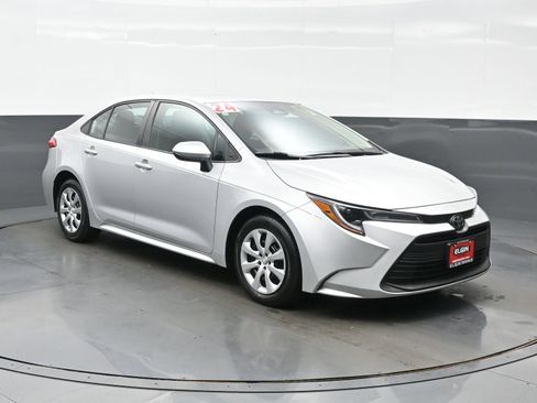 Used 2024 Toyota Corolla LE FWD image 8