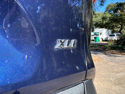 Used 2021 Toyota RAV4 XLE image 21