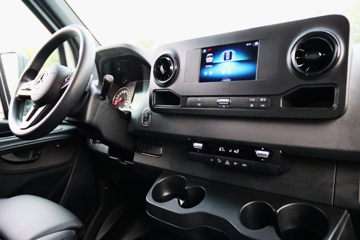 Used 2024 Mercedes-Benz Sprinter 3500 image 36