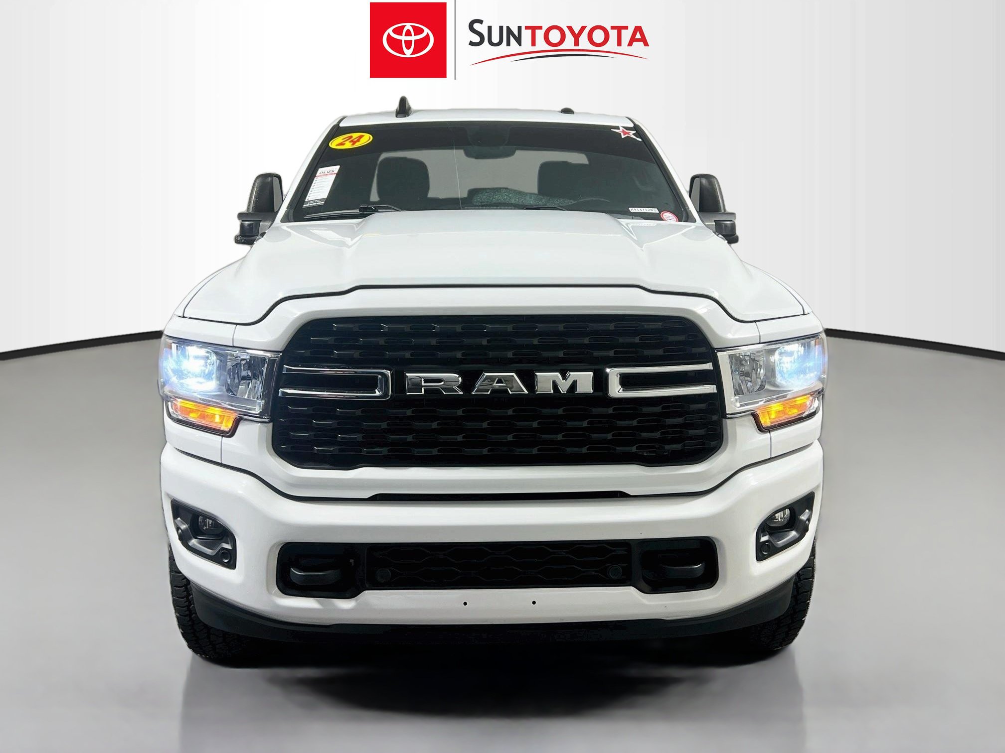 Used 2024 RAM 2500 Big Horn w/ Sport Appearance Package AWD/4WD image 10