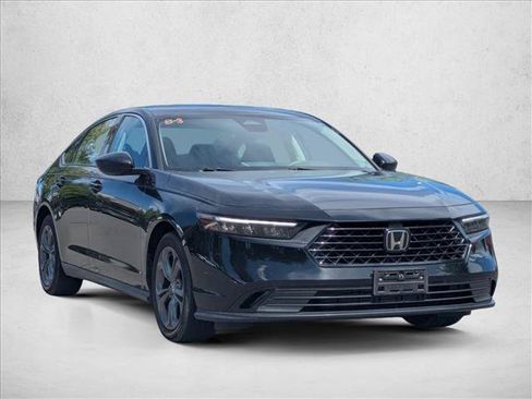 Used 2023 Honda Accord EX image 3