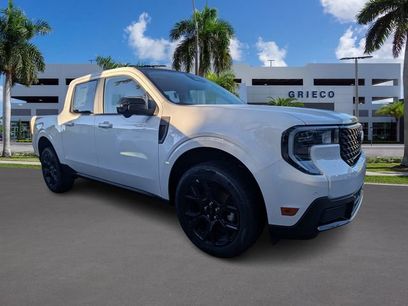 New 2025 Ford Maverick Lariat w/ Black Appearance Package