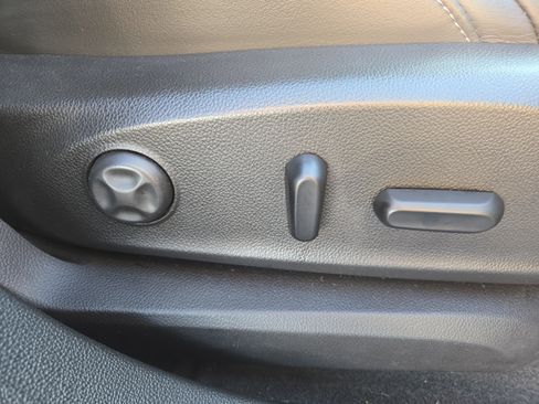 Used 2019 Buick Envision Premium w/ Driver Confidence Package image 27