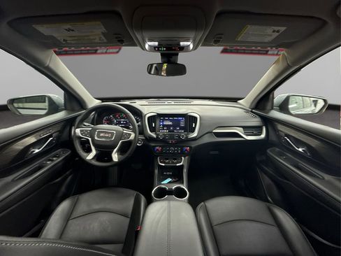 Used 2024 GMC Terrain SLT image 29