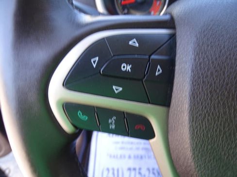 Used 2015 Jeep Cherokee Trailhawk w/ Leather Interior Group AWD/4WD image 15